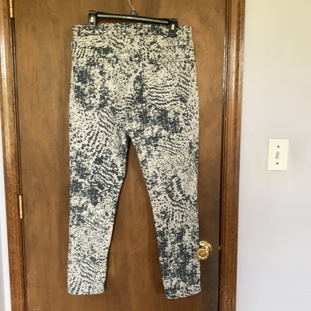 Express high rise skinny stretch jean with abstract animal print like size 12 - Picture 11 of 16